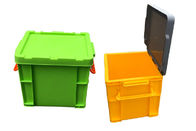 ターボチャージの貯蔵のためのふたの錠の容器を積み重ねる緑の正方形のユーロ